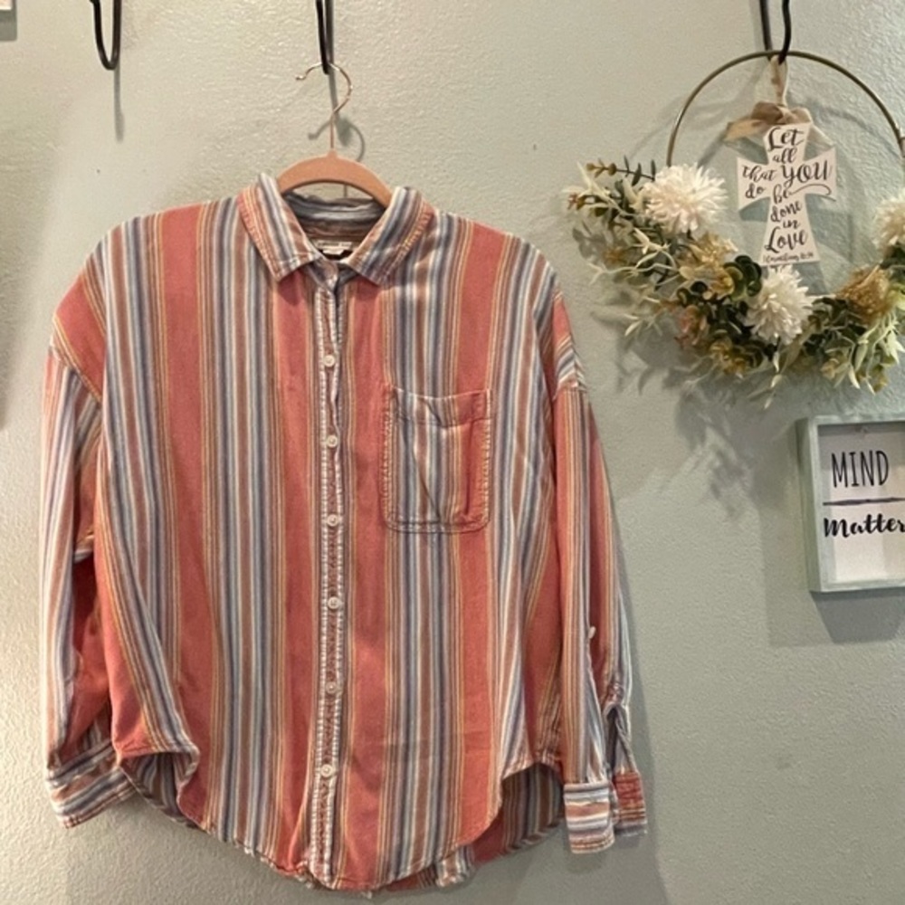 American Eagle button down size Small